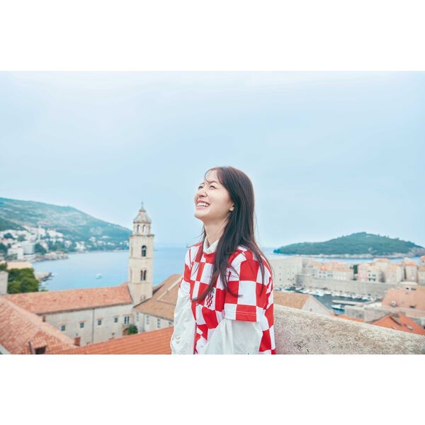 乃木坂46 金川紗耶1st写真集『好きのグラデーション』【セブンネット