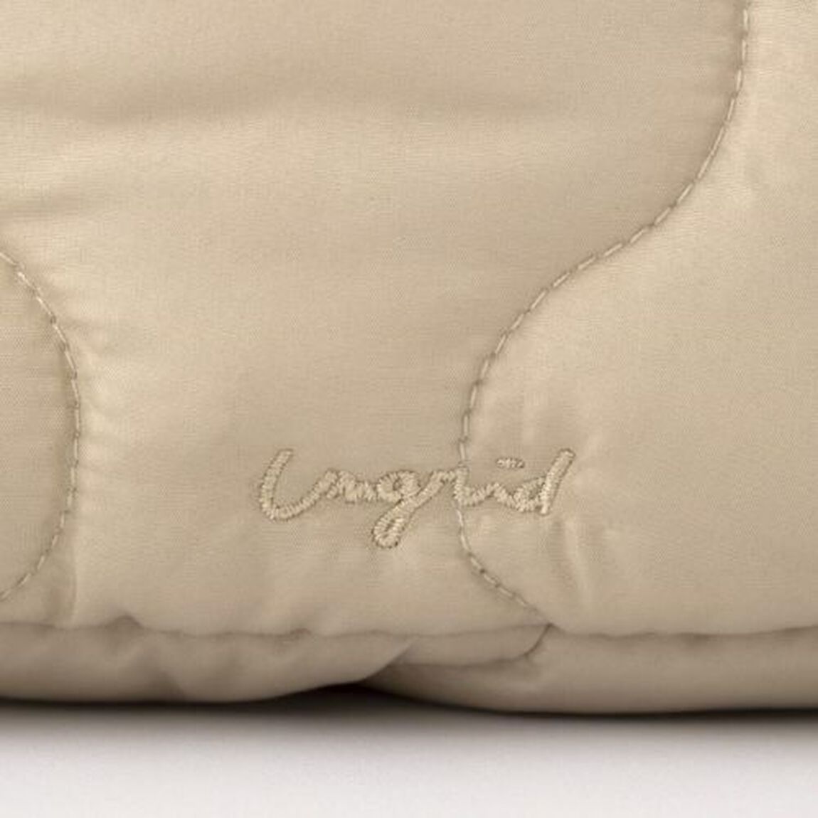Ungrid Quilting 2Way Bag Book Beige (宝島社ブランドブック)