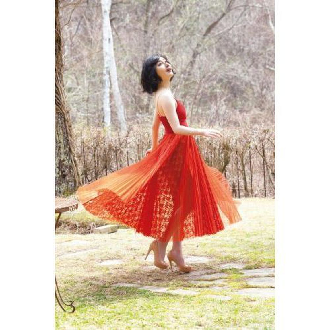 ＱＵＥＥＮＳ　新藤まなみ写真集