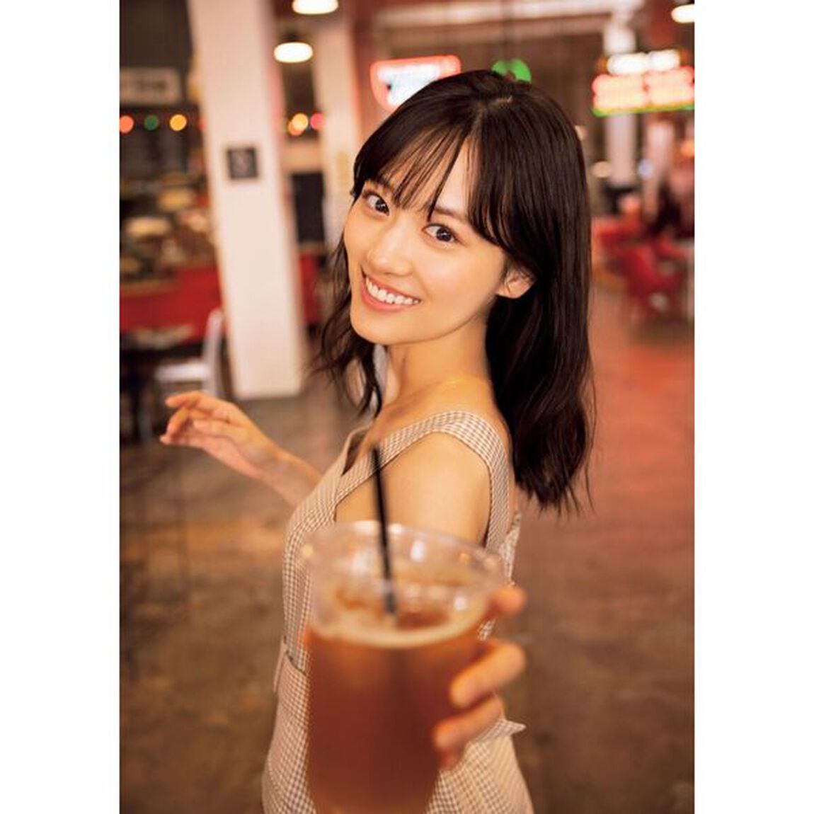 乃木坂46 山下美月 2nd写真集「ヒロイン」【セブンネット限定表紙Ver.】【セブンネット限定特典：B3サイズ ポスター付き（丸めて発送）】