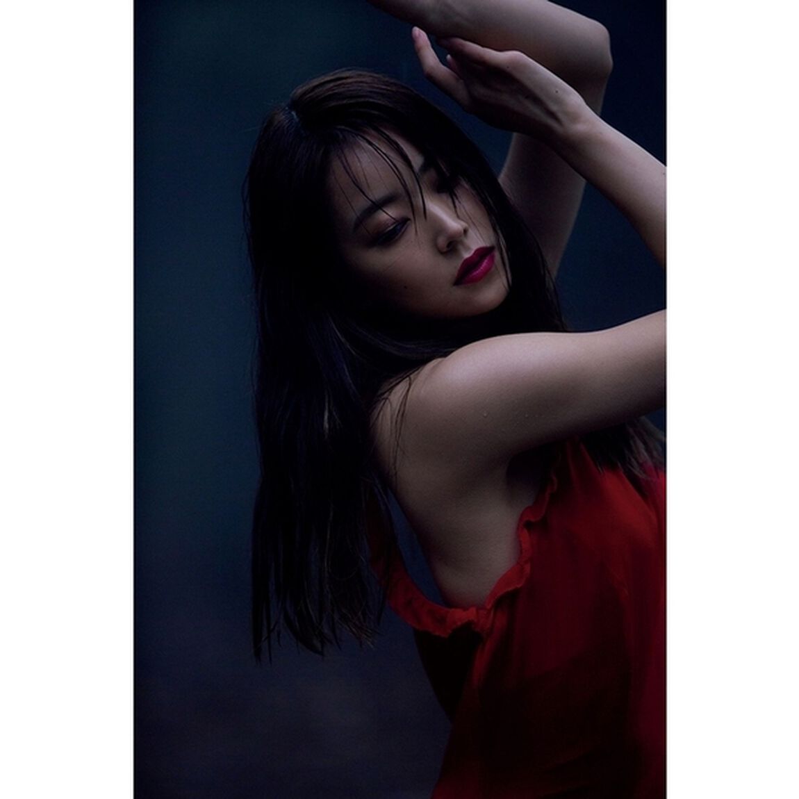 【セブンネット限定】 白間美瑠 NMB48卒業記念写真集 『 REBORN 』 セブンネット限定カバーVer. (ヨシモトブックス)