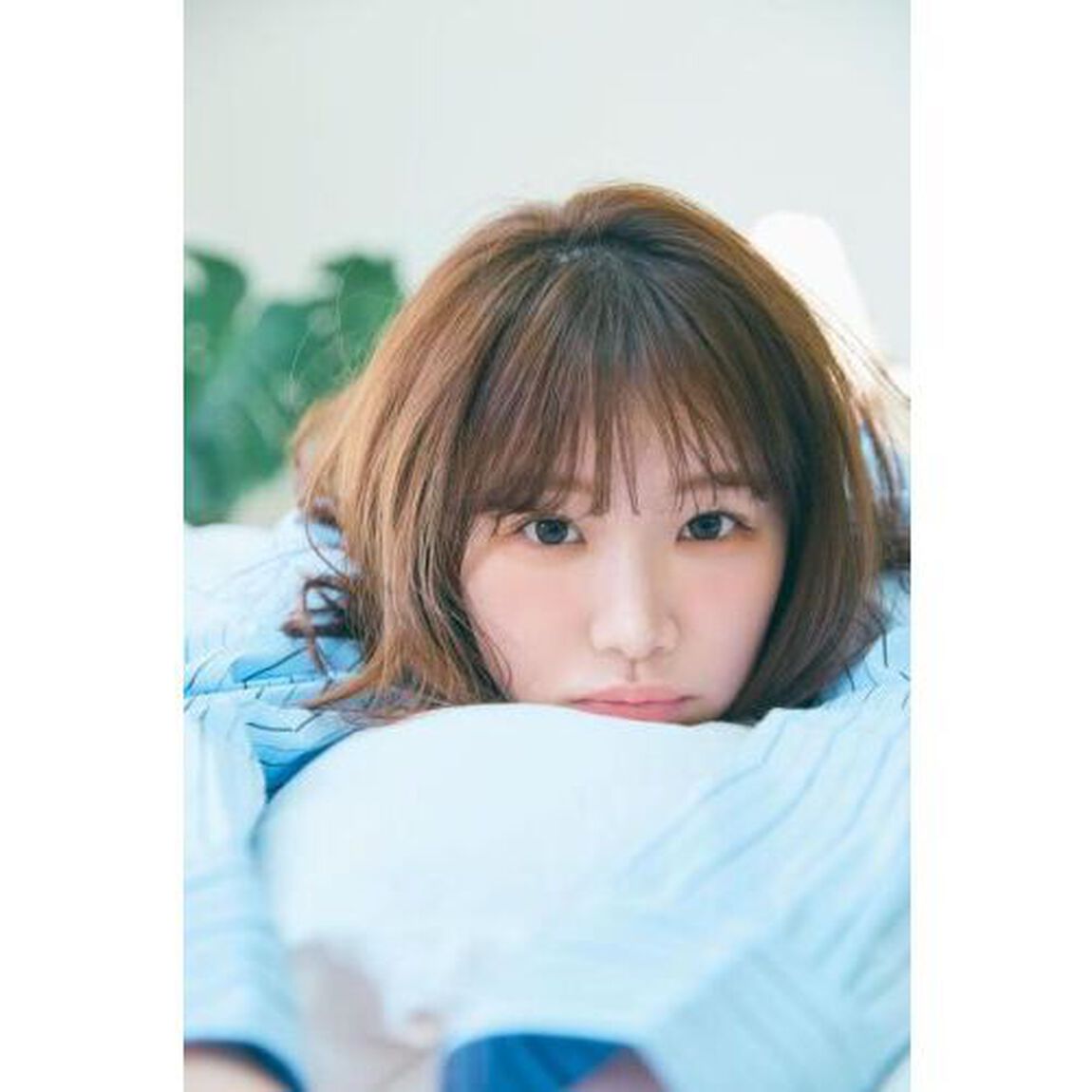 ＷＨＩＴＥ　ｇｒａｐｈ　ＢＵＺＺ　ＧＩＲＬＳ　ＭＡＧＡＺＩＮＥ　０１１