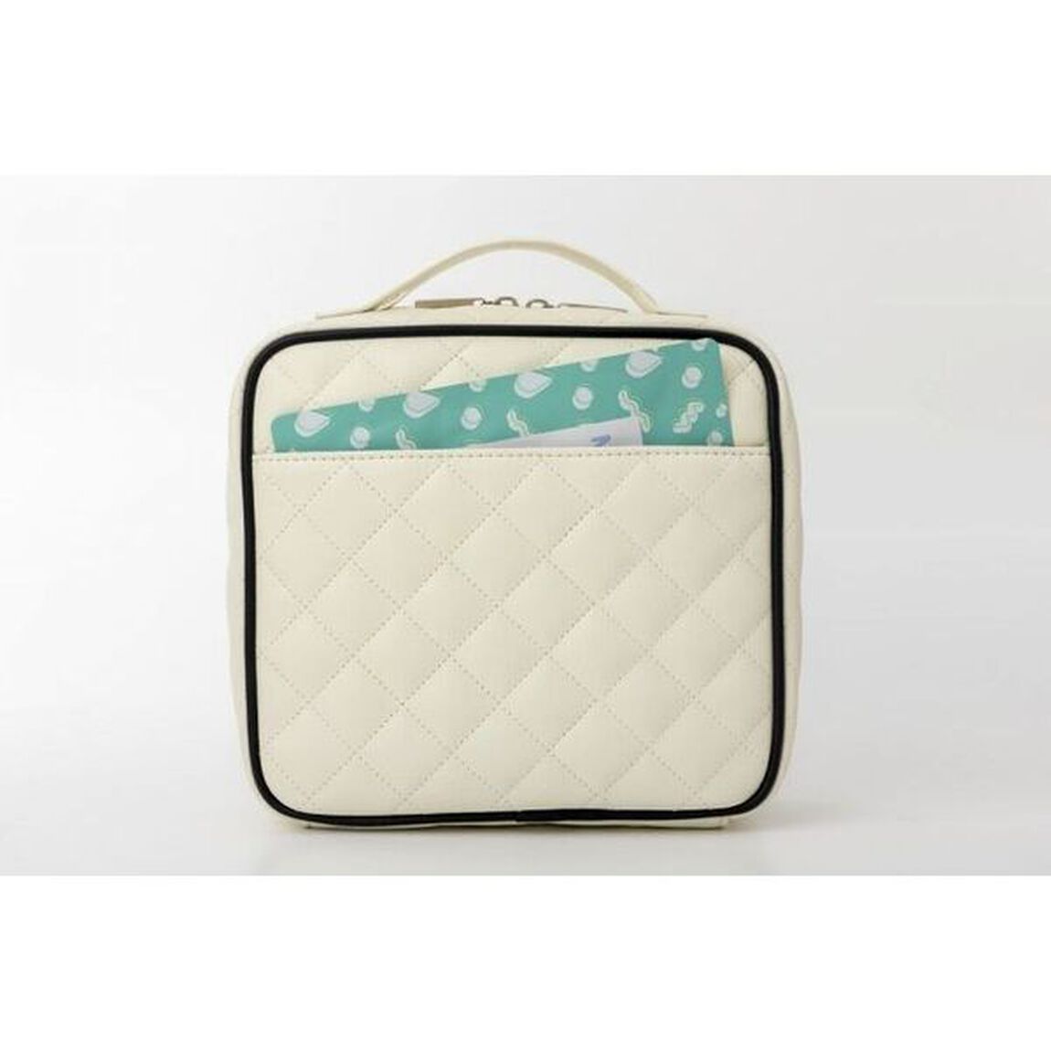nanakoななこがさらに本気で作った leur charme COSME POUCH BOOK WHITE (宝島社ブランドブック)