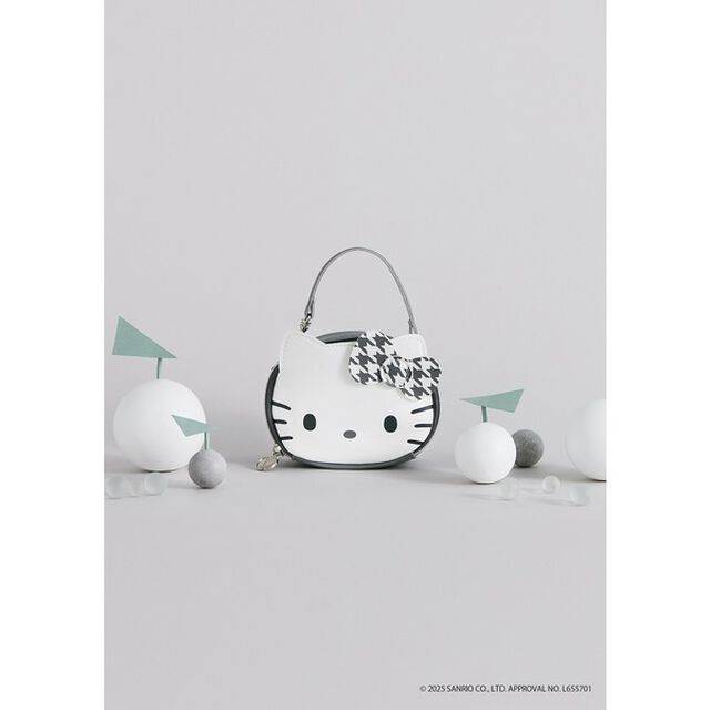 HELLO KITTY &times; BRILMY リップが縦に収納できる ズボラに優しいミニコスメポーチ BOOK GRAY ver. SPECIAL PACKAGE（セブン－イレブン／セブンネット限定パッケージ）