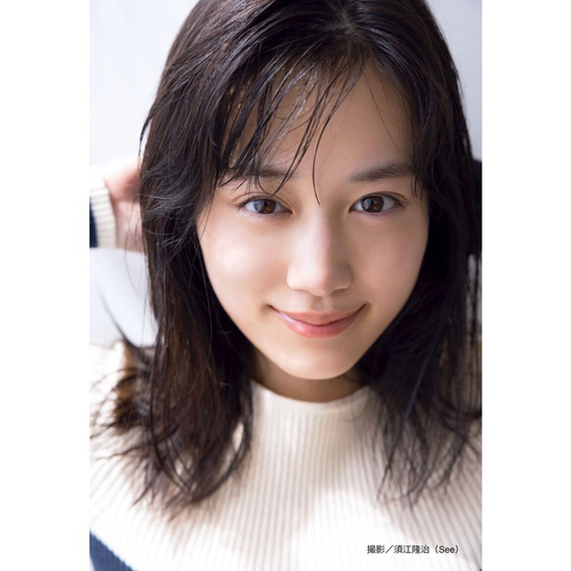 乃木坂46 山下美月 2nd写真集「ヒロイン」【通常表紙Ver.】【セブンネット限定特典：オリジナルポストカード1枚付き】