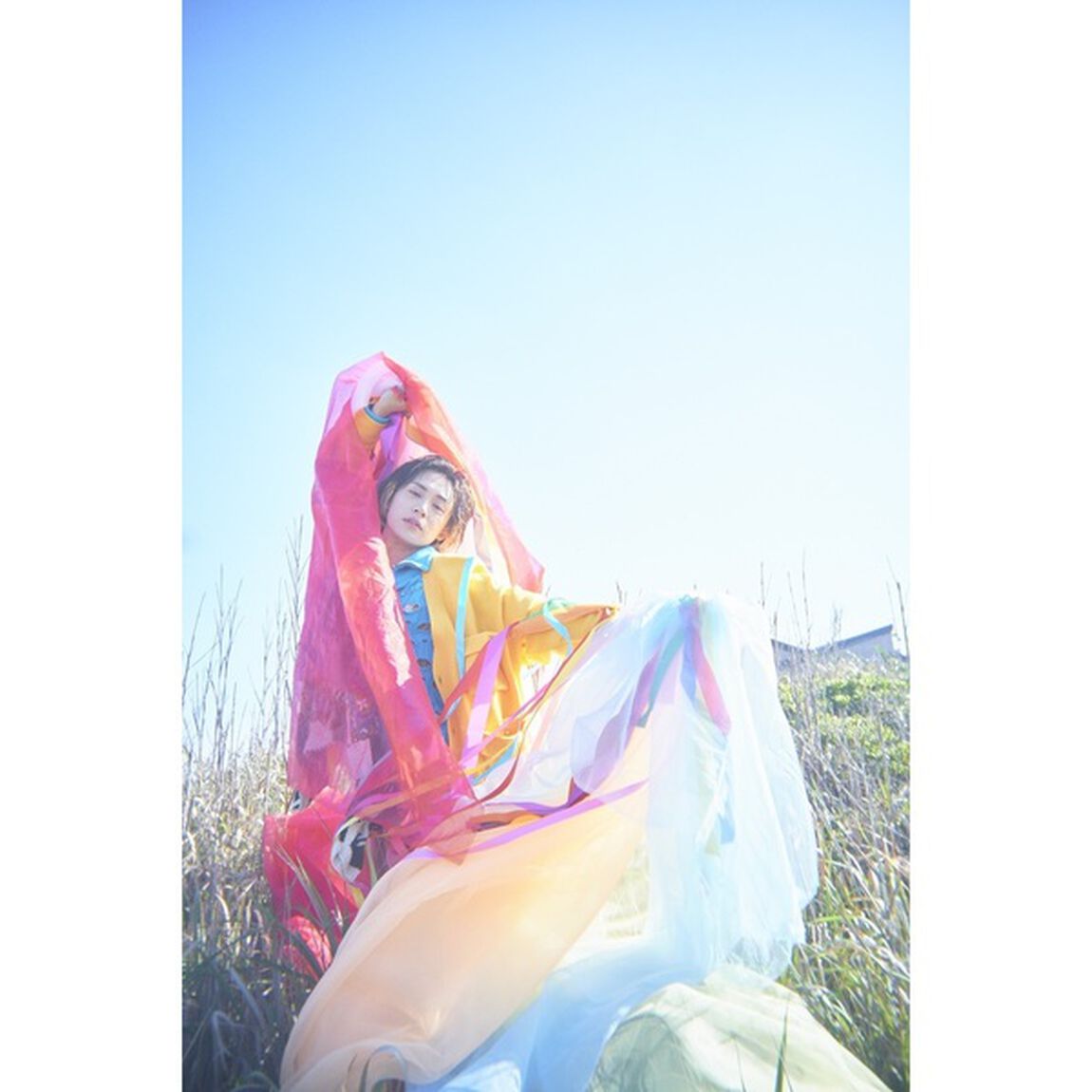 前川優希2nd写真集「指先で触れる青」【セブンネット限定：直筆サイン本】
