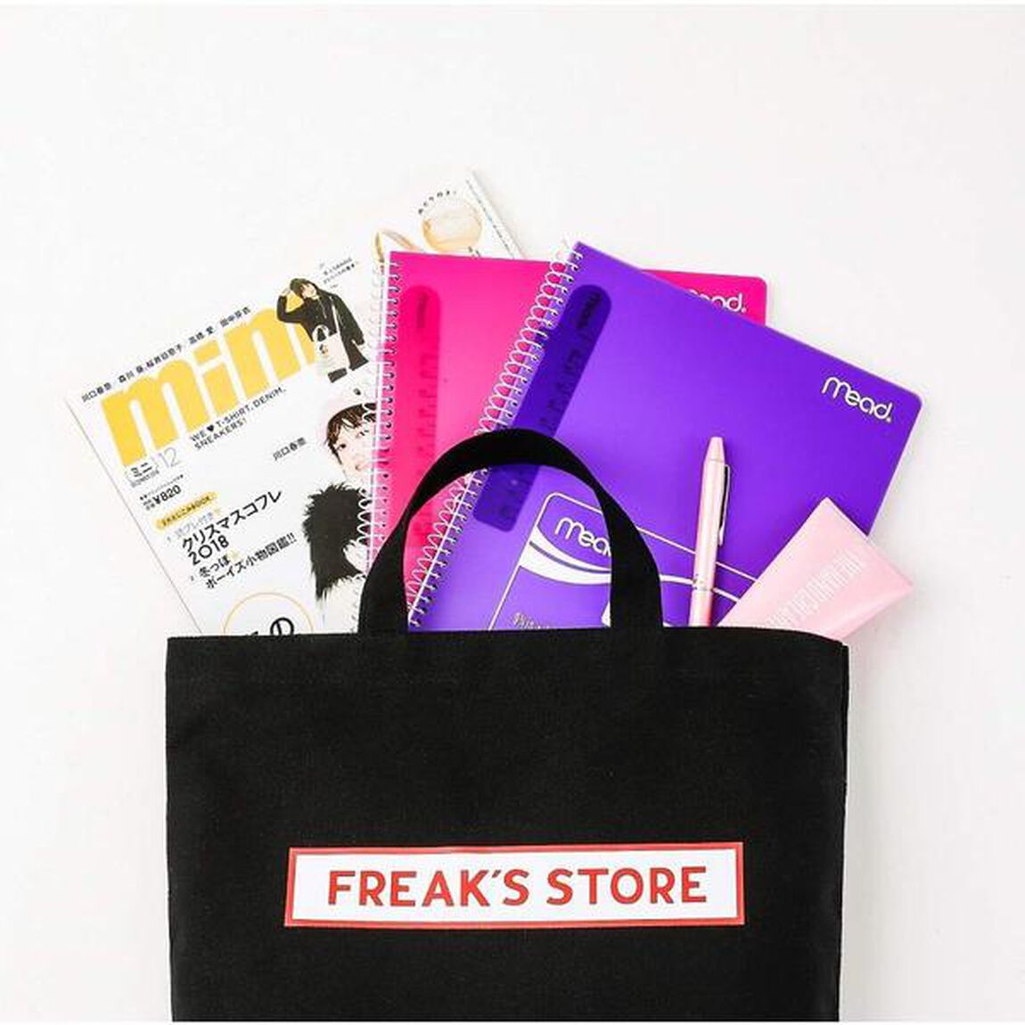 FREAK'S STORE BAG & POUCH BOOK meets GUESS