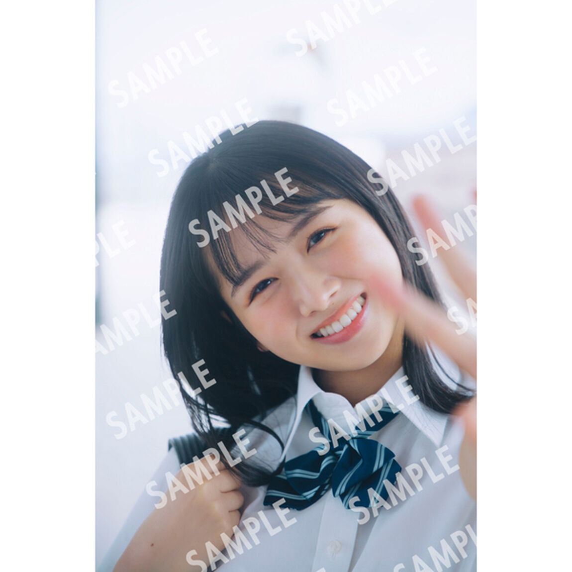 日向坂46　上村ひなの写真集 そのままで【セブンネット限定特典：ポストカード1枚付き】