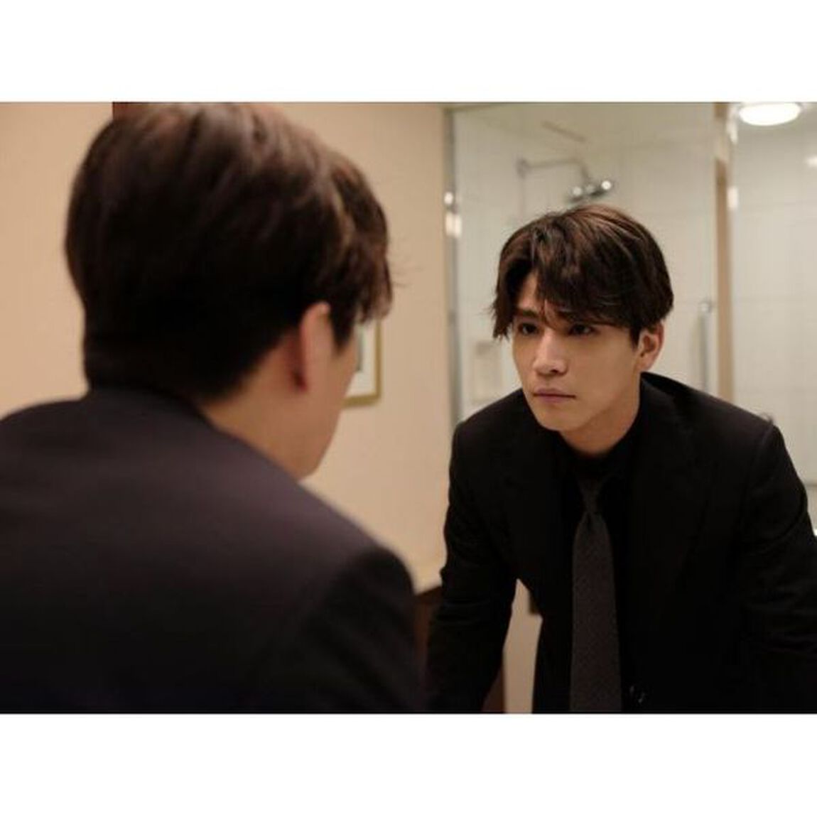 岩田剛典4th写真集『Layer』 【通常表紙版】