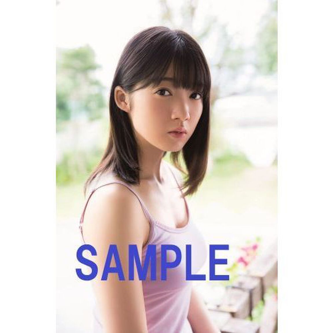 山岸理子　ファースト写真集　『　理子　』　（セブンネット限定特典付き）