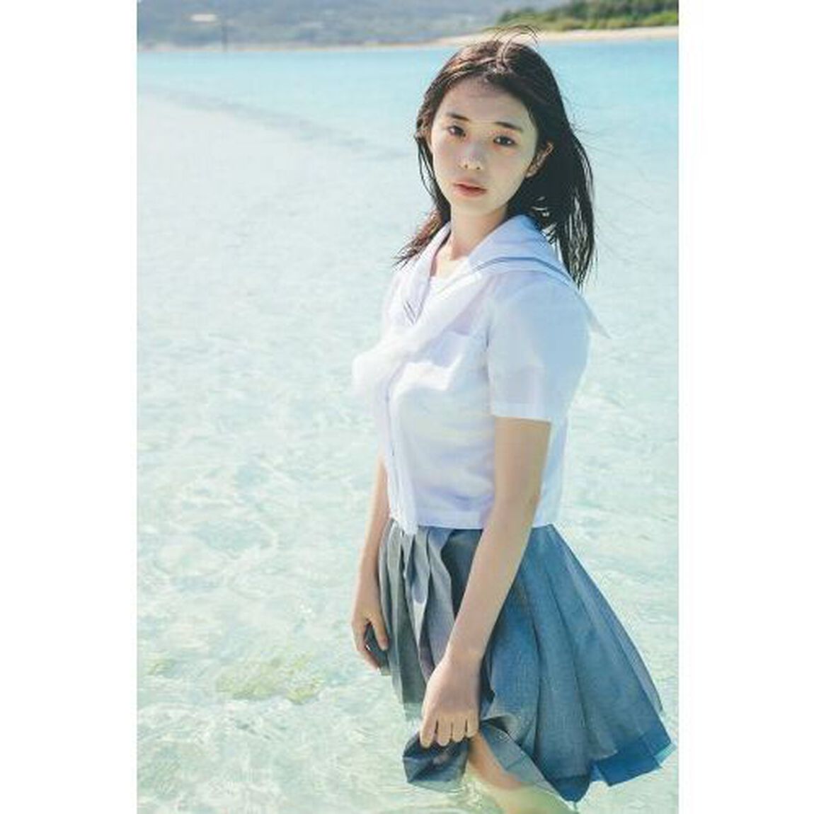 菊地姫奈写真集 moment【セブンネット限定特典：生写真1枚付き】