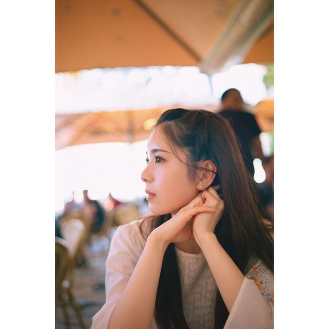 乃木坂46 筒井あやめ1st写真集　感情の隙間【セブンネット限定カバーVer.】【セブンネット限定特典：ポストカード 1枚付き】