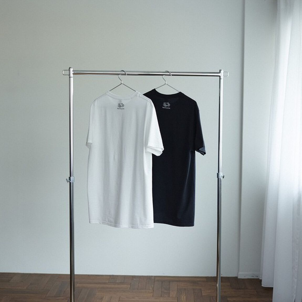 UOMO2022年7月号 &times; FRUIT OF THE LOOM クルーネックロゴTシャツ BLACK (ウオモ)