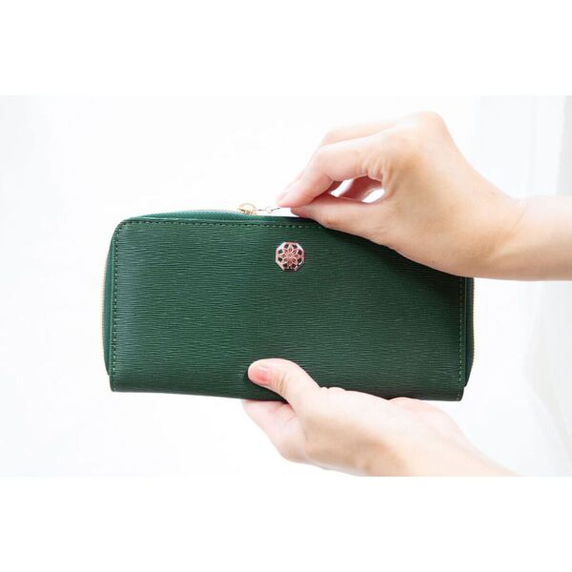 金運を引き寄せる長財布　Ｌａｕｒｅｌ