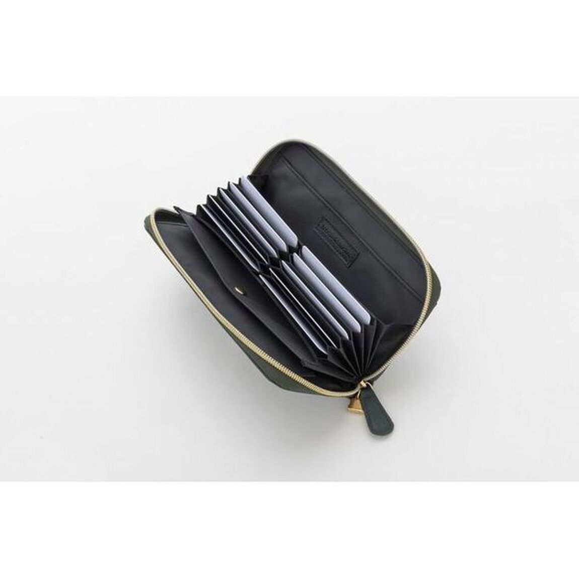 Roberta di Camerino LONG WALLET BOOK (宝島社ブランドブック)