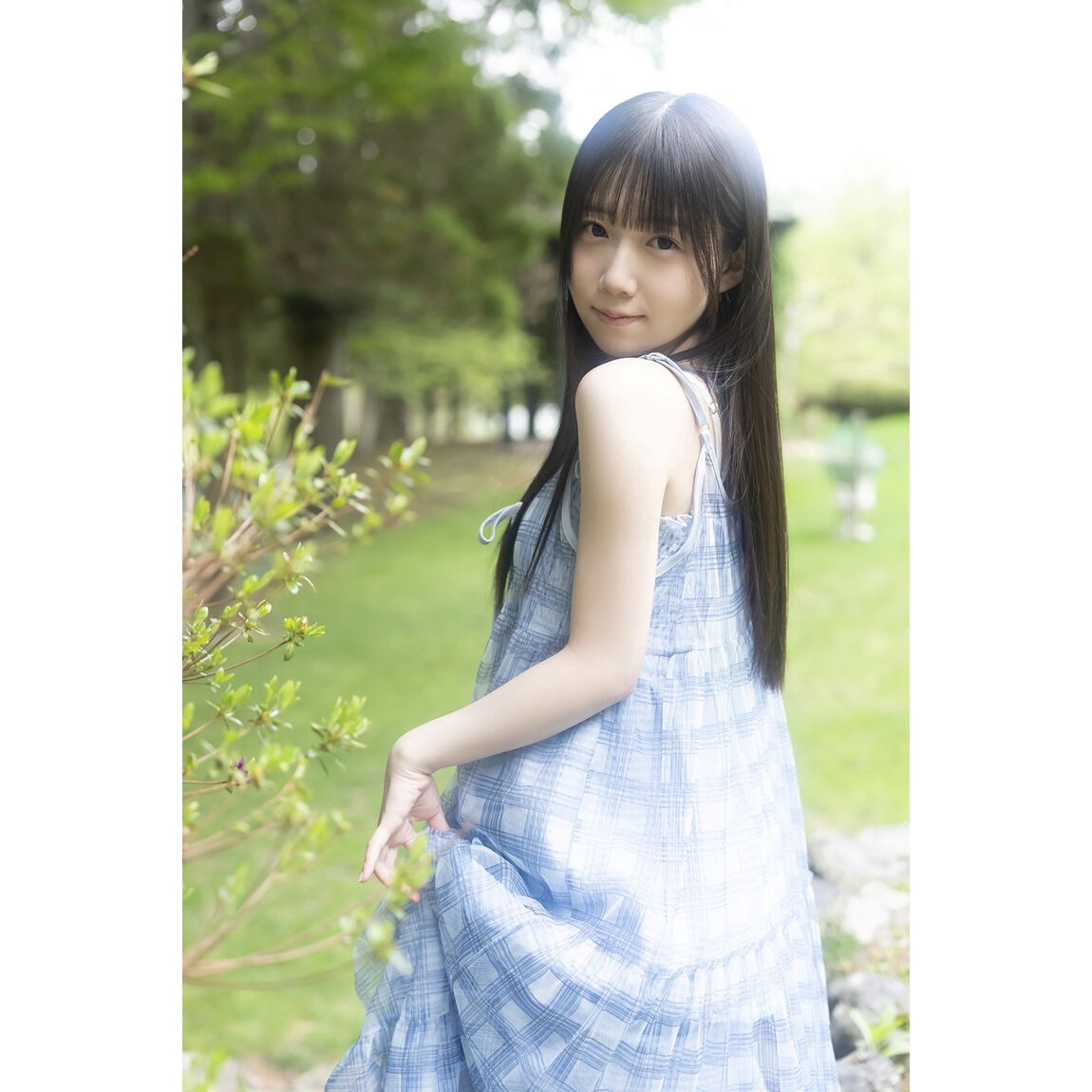 新居歩美1st写真集「あゆちひとくち」【セブンネット限定特典：生写真 1枚付き】