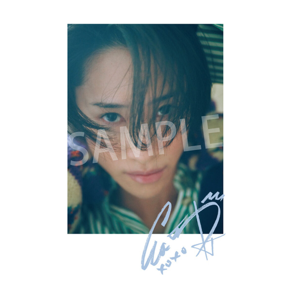 中山咲月ファースト写真集「変化」【セブンネット限定特典：複製サイン入りチェキ風カード 1枚付き】