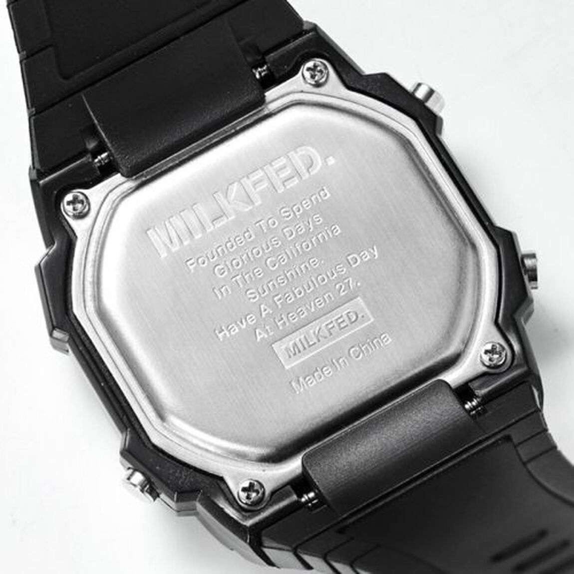 MILKFED. DIGITAL WATCH BOOK BLACK (ブランドブック)