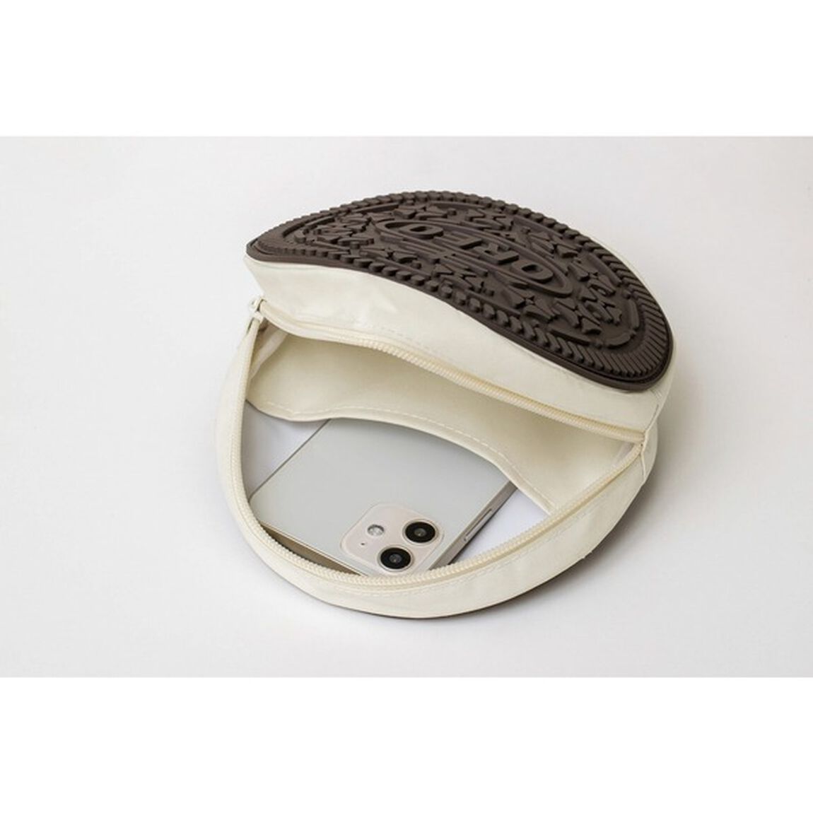 OREO(R) クッキー型ポーチBOOK (バラエティ)