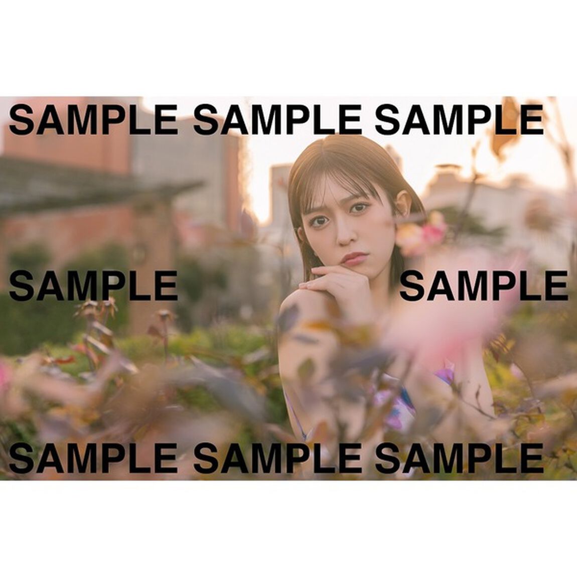 小泉遥香 1st 写真集 はるのとなり。【セブンネット限定特典：ステッカー 1枚付き（3種からランダム1枚）】