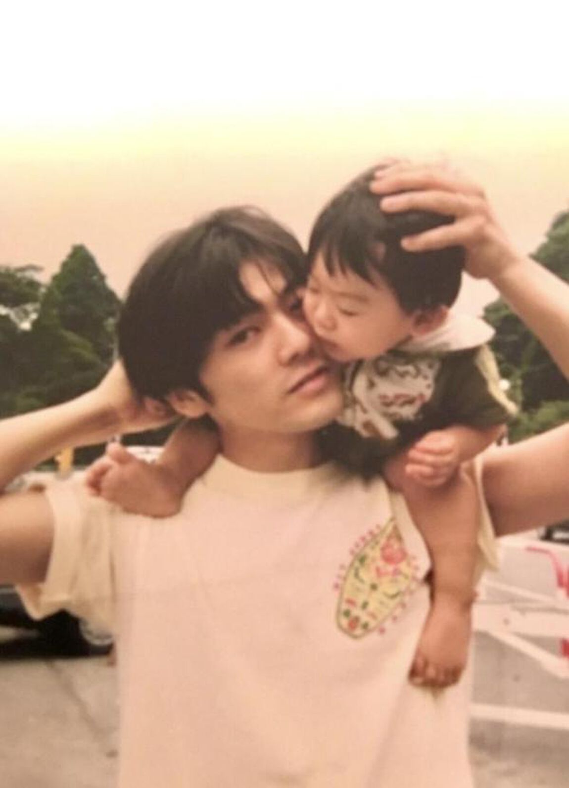 ふたりの尾崎　豊と裕哉の笑顔とともに