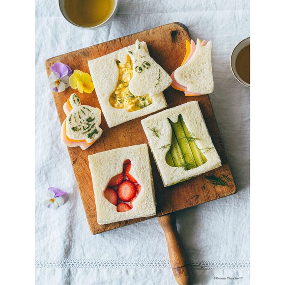 MOOMIN 抜き型2個&ステンシル4枚つき ムーミン カフェレシピBOOK (扶桑社ムック)