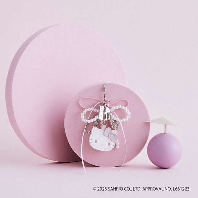 HELLO KITTY &times; BRILMY いつでもササッとお直しできる ミラー付きビーズストラップ BOOK PALE PINK ver. SPECIAL PACKAGE（セブン－イレブン／セブンネット限定パッケージ）