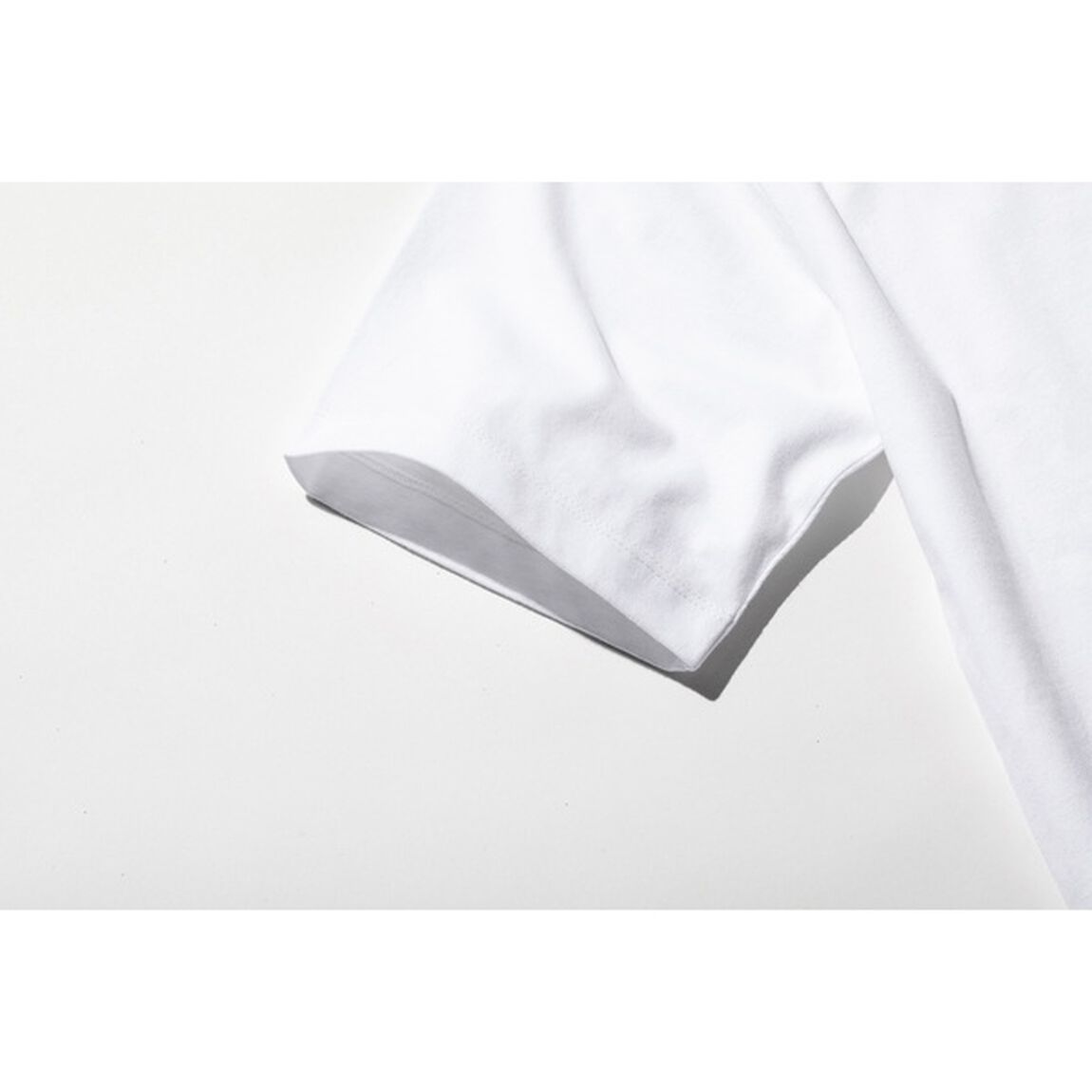 moz LOGO Tシャツ BOOK WHITE【MEN】（セブン－イレブン／セブンネット限定）