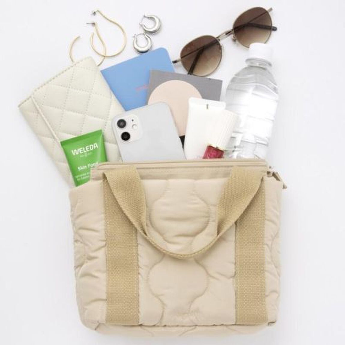 Ungrid Quilting 2Way Bag Book Beige (宝島社ブランドブック)