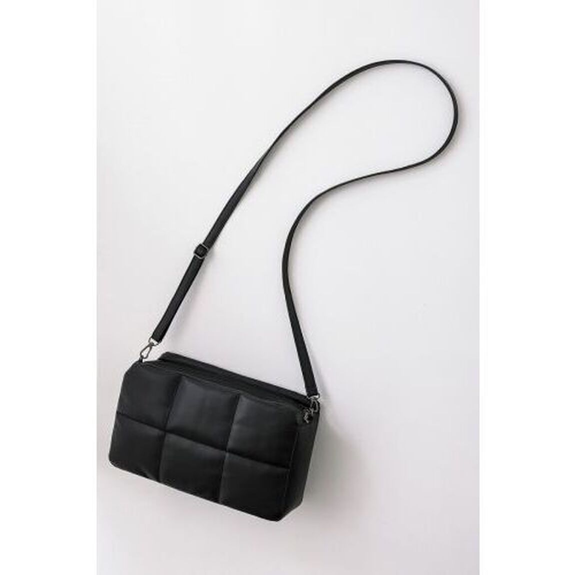 Whim Gazette ブロックステッチ SHOULDER BAG BOOK (宝島社ブランドブック)