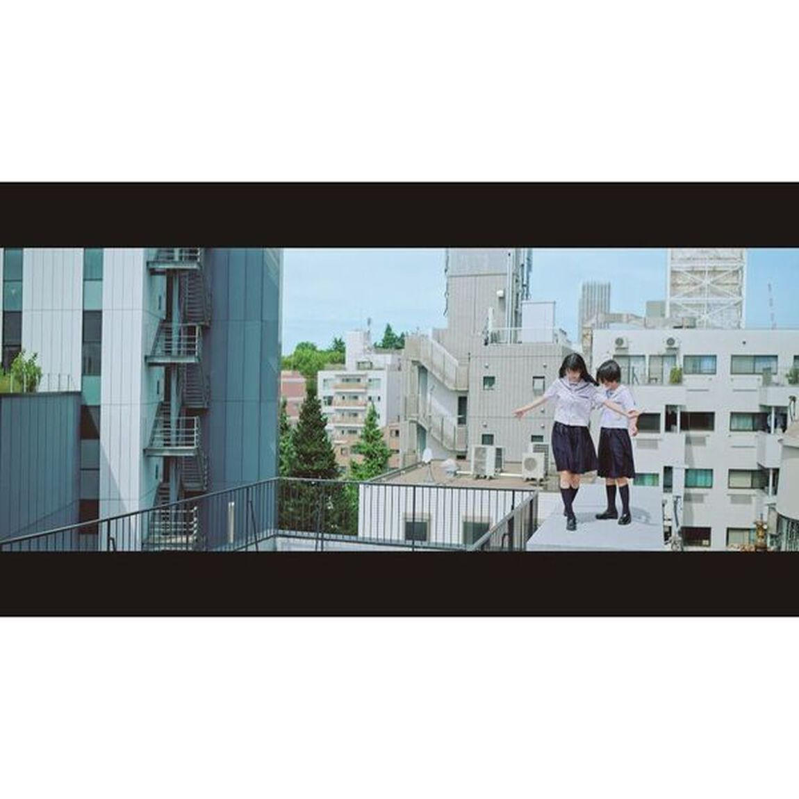 ｓｅｎｔｉｍｅｎｔａｌ　ｇｉｒｌ&rsquo;ｓ　Ｃｕｔｅ　ｉｓ　ｆｕｌｌ　ｏｆ　ｂｕｇ写真集