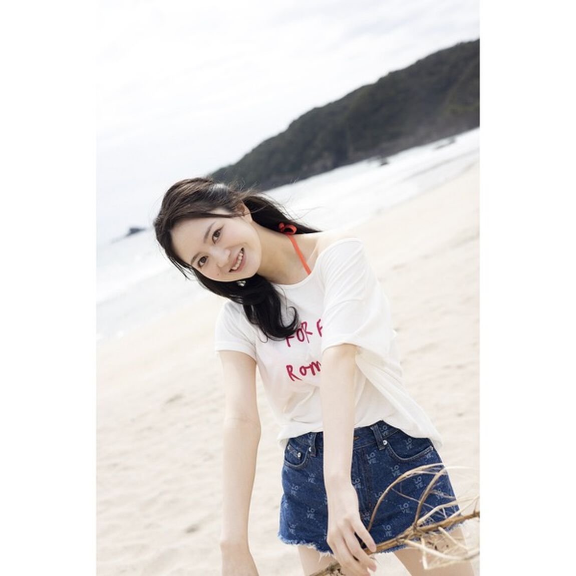 SKE48 江籠裕奈卒業写真集「限りなく、恋だと思う」【通常表紙ver.】