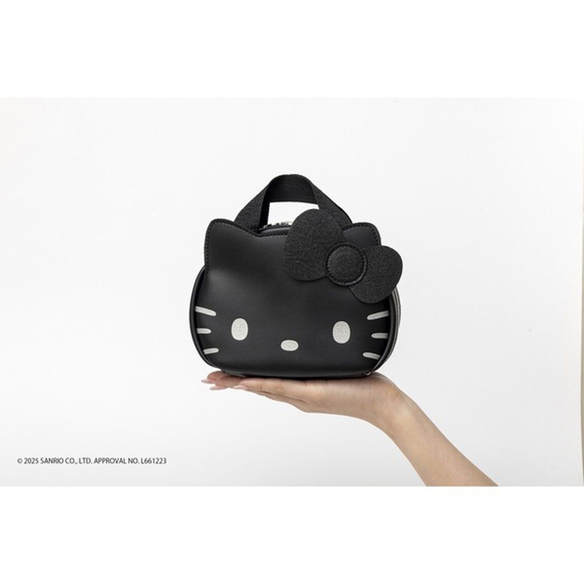 HELLO KITTY &times; BRILMY 中身が見えて時短がかなう ズボラに優しいコスメポーチ BOOK BLACK ver. SPECIAL PACKAGE（セブン－イレブン／セブンネット限定パッケージ）