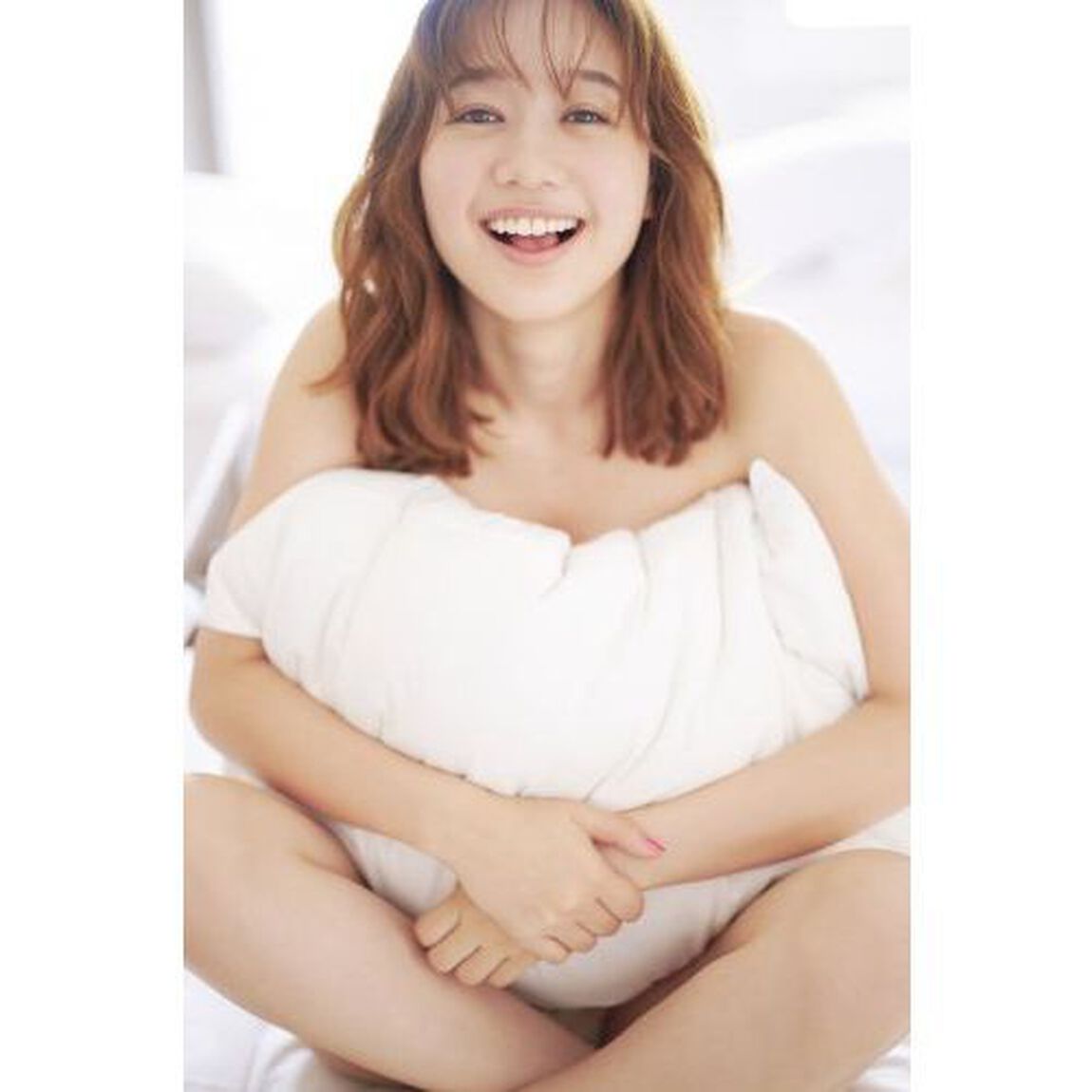 ＳＨＵ　高田秋ファースト写真集