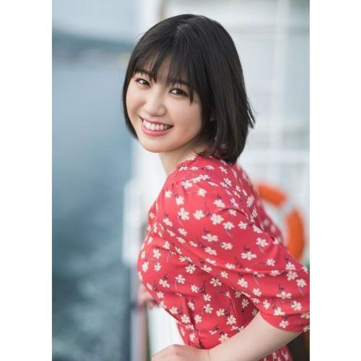 可憐な芳怜　ミスマガジン２０２１グランプリ　和泉芳怜１ｓｔ写真集