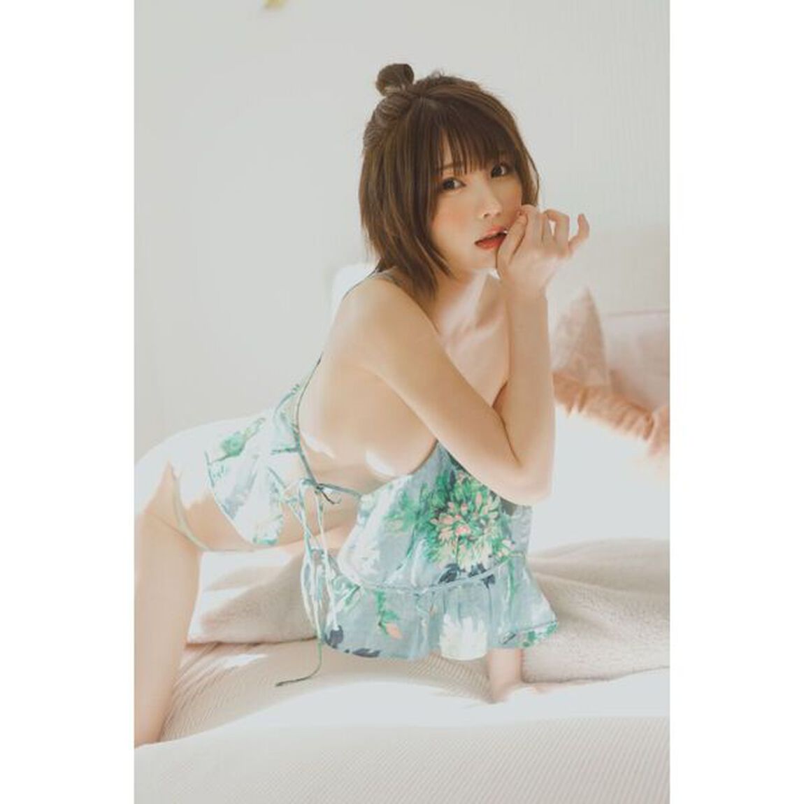 えなこ写真集『エピローグ』 【セブンネット限定特典：生写真 1枚付き】＜三次入荷分＞