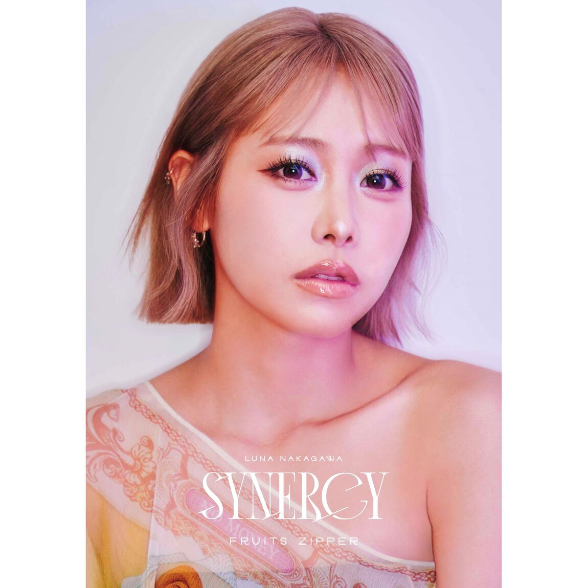 FRUITS ZIPPER 4th Anniversary写真集『SYNERGY』【セブンネット限定：仲川瑠夏 ソロカバーVer.】