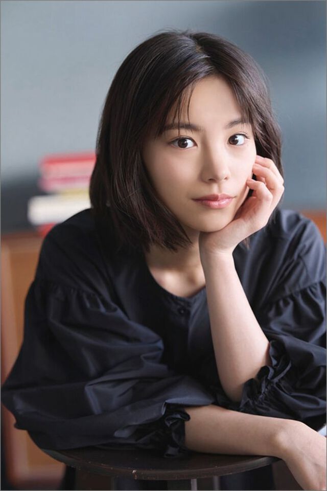 卓上 當真あみ 2027年カレンダー