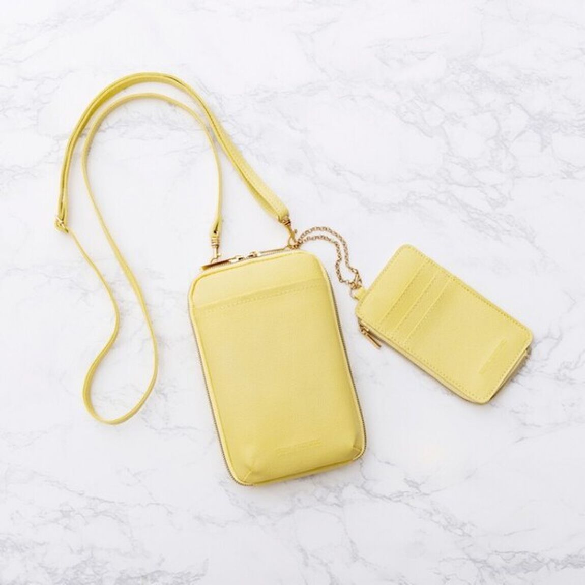 NATURAL BEAUTY BASIC 取り外せるカードケース付きガバッと開くスマホショルダーBOOK LEMON（セブン－イレブン／セブンネット限定）