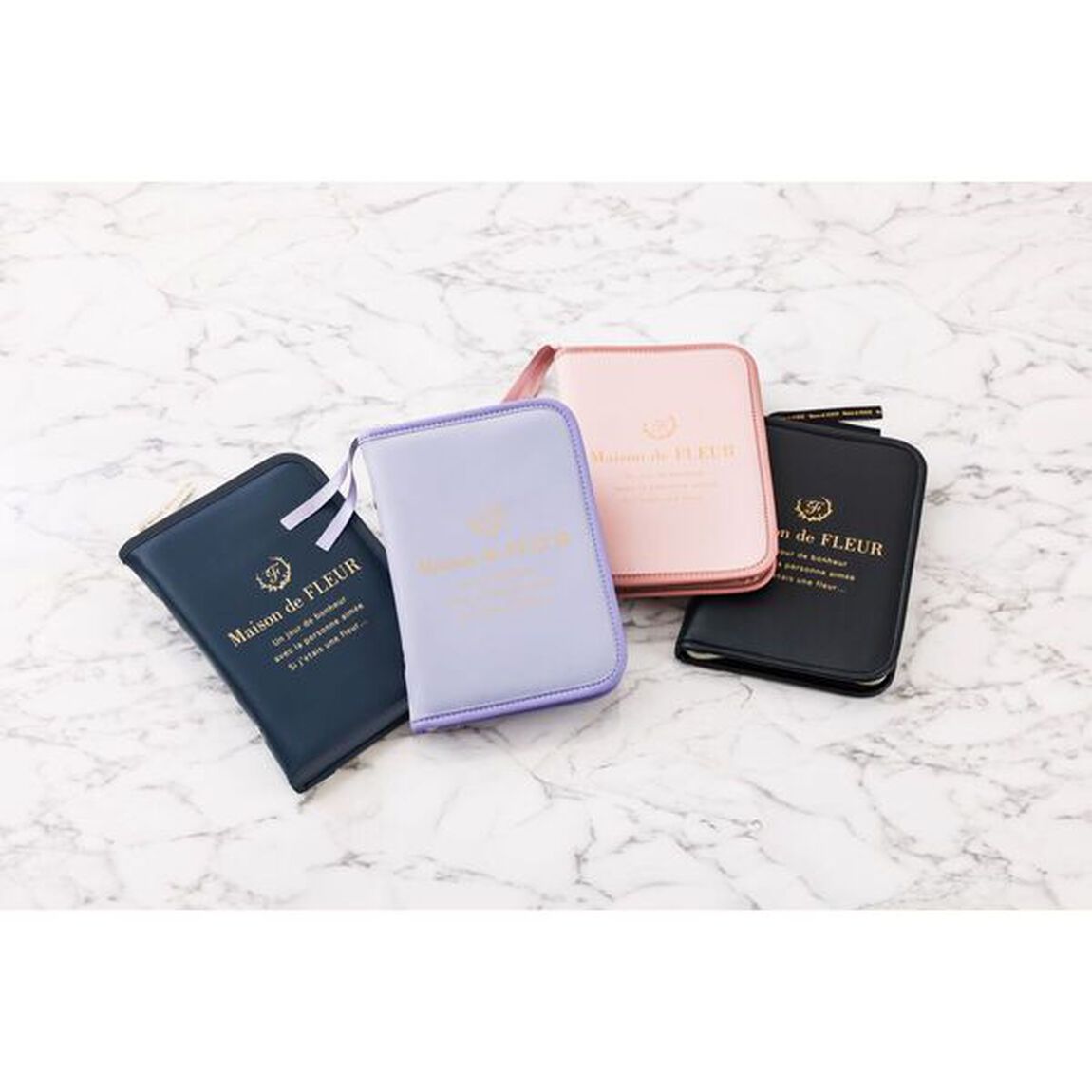 Maison de FLEUR　マルチケース BOOK　BLACK（セブン－イレブン／セブンネット限定）