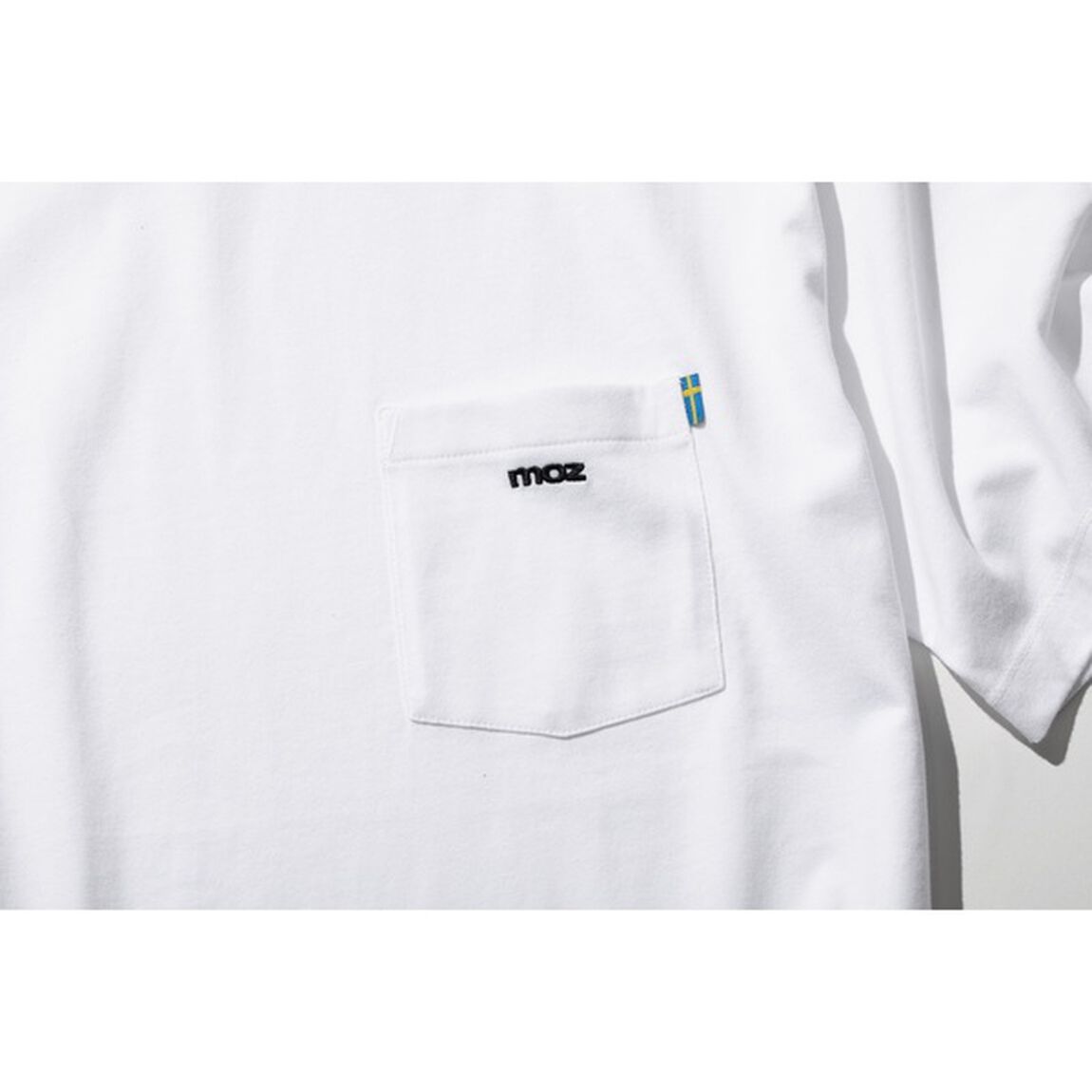 moz LOGO Tシャツ BOOK WHITE【MEN】（セブン－イレブン／セブンネット限定）