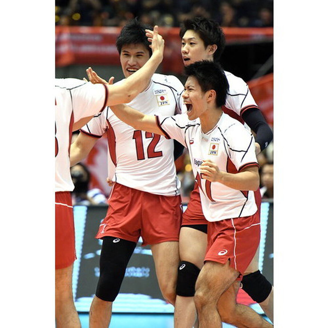 ＧＯ〜つなぐ。あふれる想い〜龍神NIPPON 全日本男子バレーボールチーム 炎の写真集　（セブンネット限定ポスター特典付き）