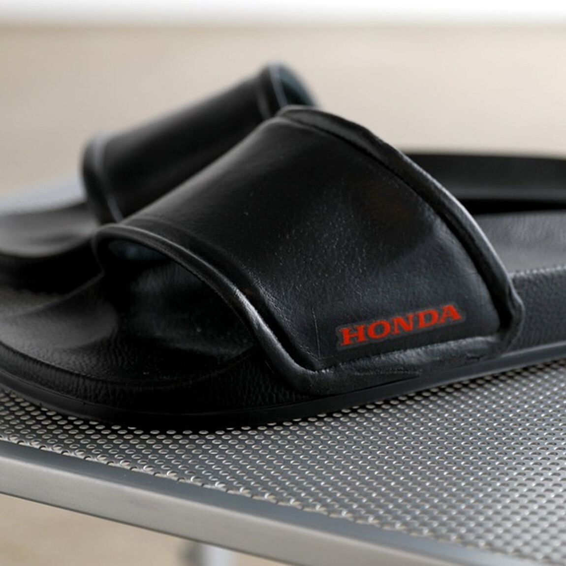 Honda x rerer シートカバーサンダル BLACK （合成皮革）サイズ：43（27cm〜28cm）【販路限定商品】