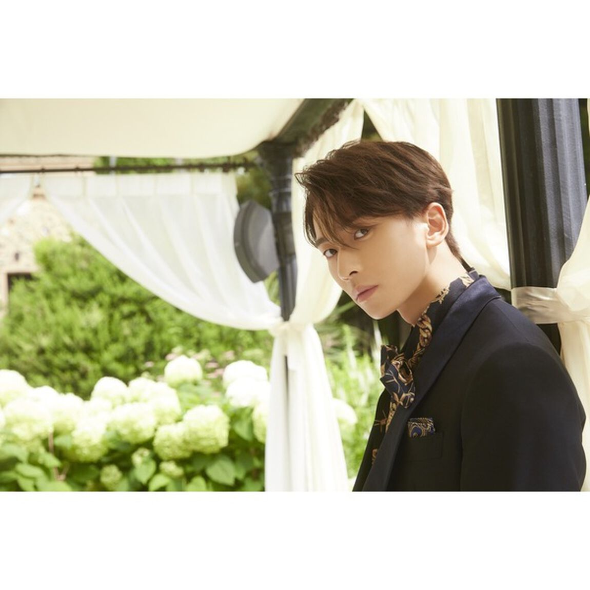 吉高志音1st写真集「Love Myself」【セブンネット限定：直筆サイン本】