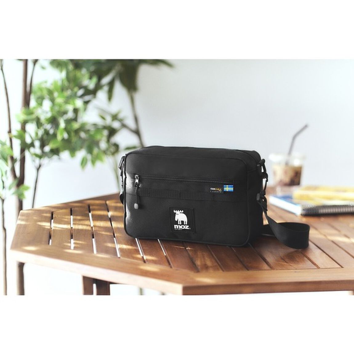 CORDURA(R)FABRIC SHOULDER BAG BOOK feat.moz（セブン－イレブン／セブンネット限定）