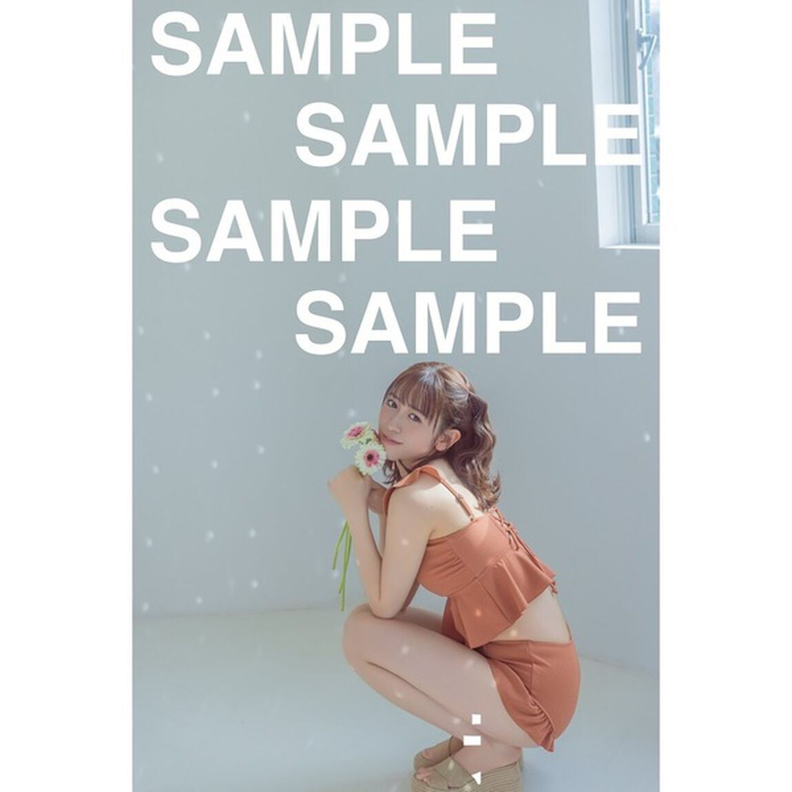 小泉遥香 1st 写真集 はるのとなり。【セブンネット限定特典：ステッカー 1枚付き（3種からランダム1枚）】