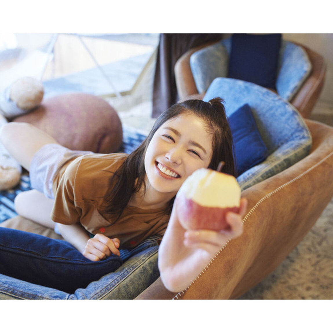 丹生明里1st写真集『やさしい関係』