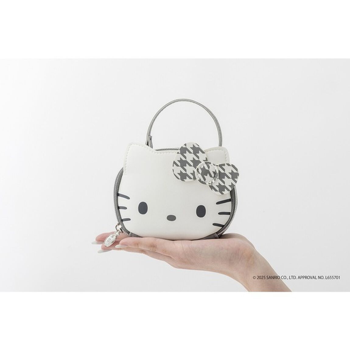 HELLO KITTY &times; BRILMY リップが縦に収納できる ズボラに優しいミニコスメポーチ BOOK GRAY ver. SPECIAL PACKAGE（セブン－イレブン／セブンネット限定パッケージ）