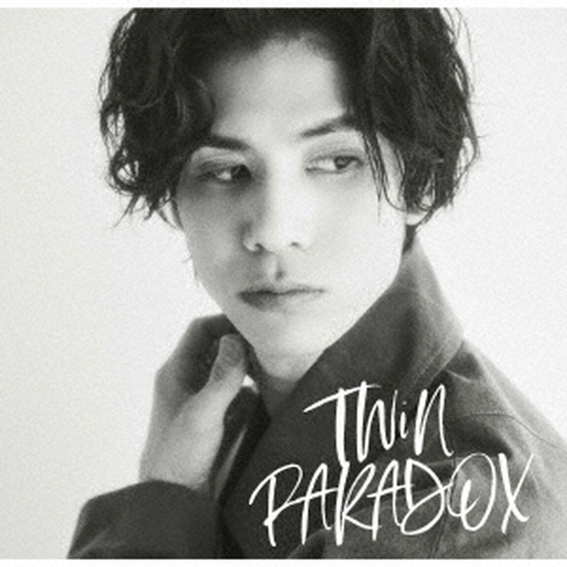 TWiN PARADOX／チグハグ（通常盤／C-type (二葉要盤)）（セブンネット限定特典：オリジナルブロマイド（ランダム１種））（CDシングル）