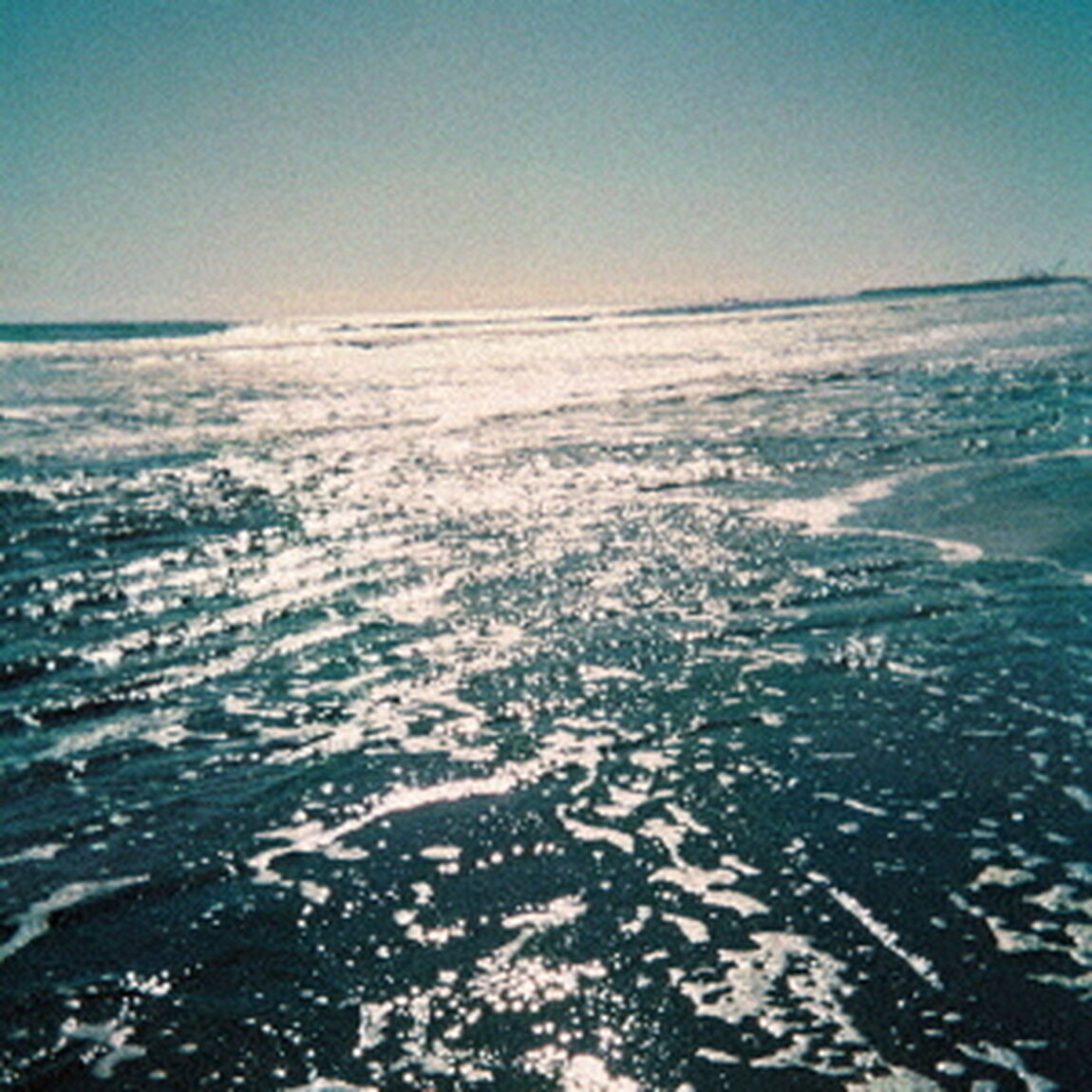 その線は水平線（ＣＤ）
